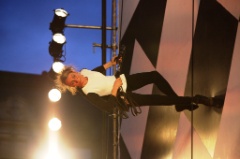 Foot vertical  et Carte Blanche 20 * 5616 x 3744 * (12.19MB)